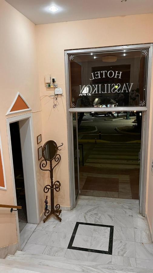 Vassilikon Hotel Лоутраки Экстерьер фото